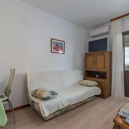 Neva Novigrad Istria